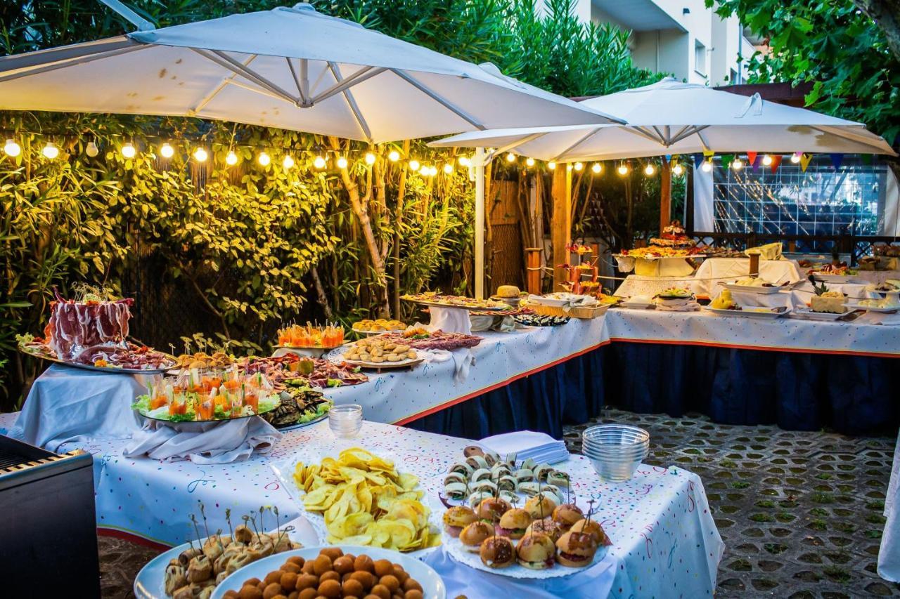 Hotel Rosalba - Valentini Family Village Bellaria-Igea Marina Buitenkant foto
