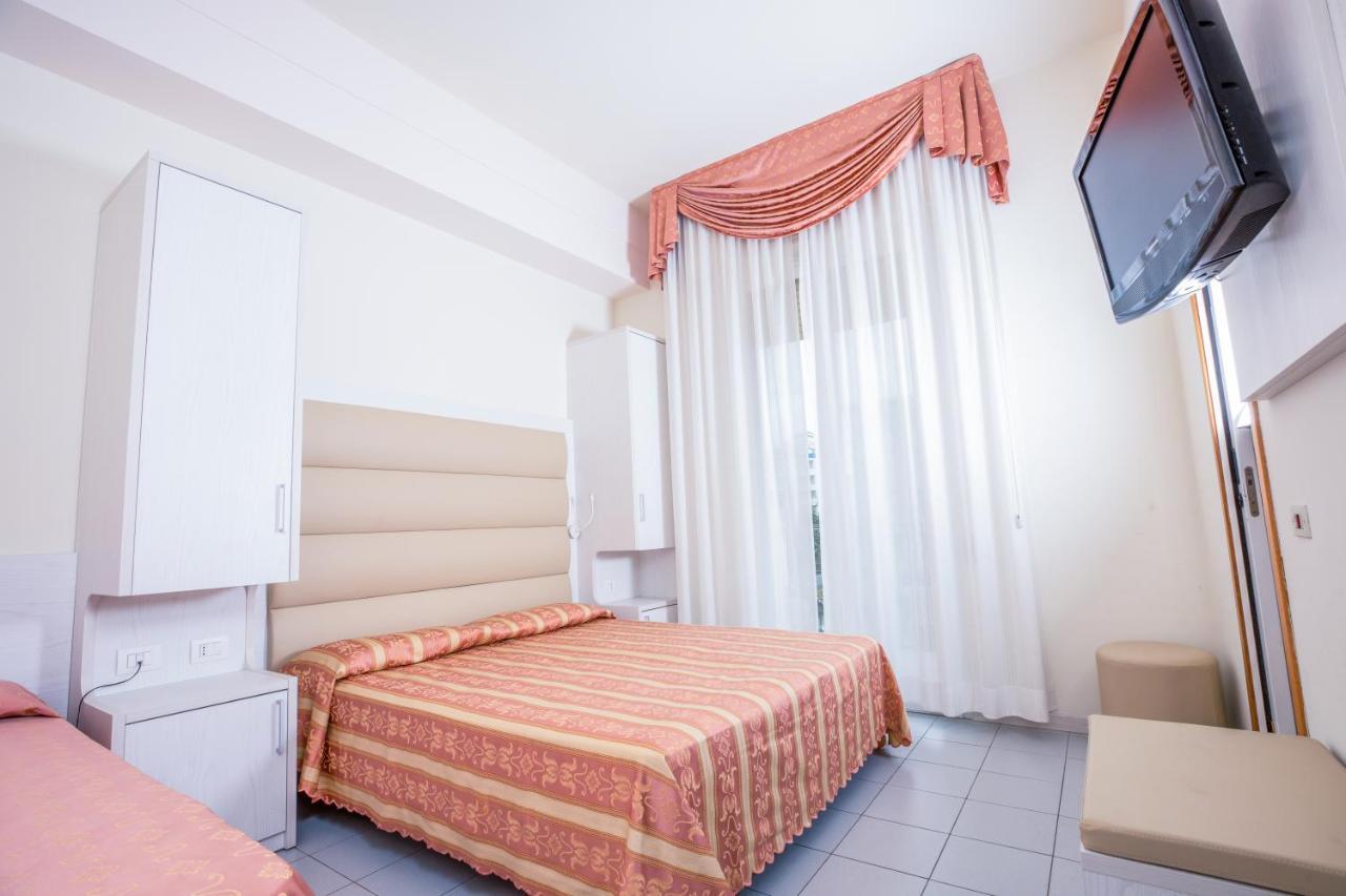 Hotel Rosalba - Valentini Family Village Bellaria-Igea Marina Buitenkant foto