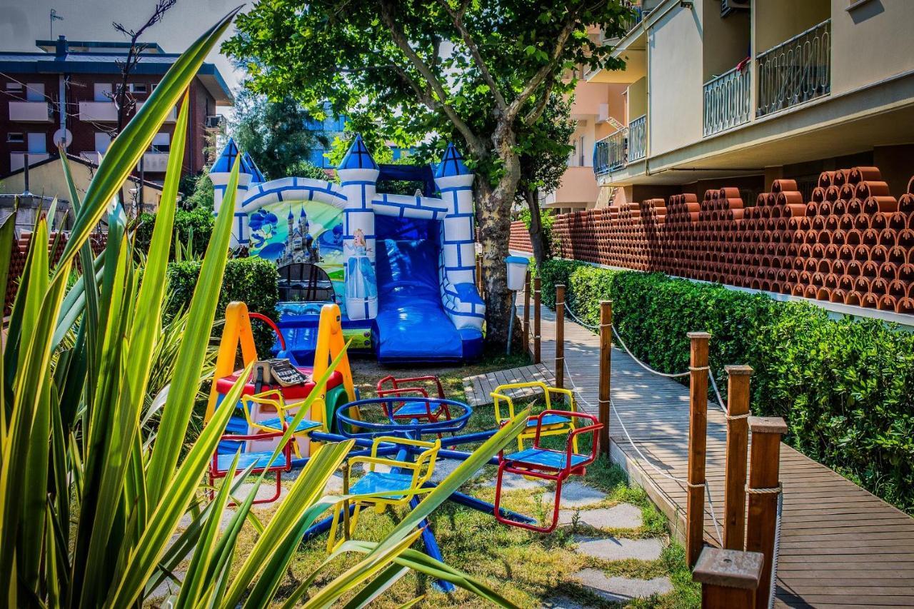 Hotel Rosalba - Valentini Family Village Bellaria-Igea Marina Buitenkant foto