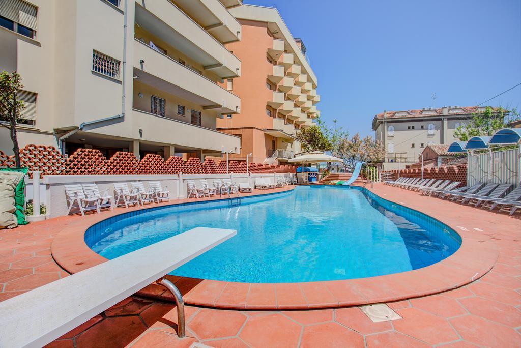Hotel Rosalba - Valentini Family Village Bellaria-Igea Marina Buitenkant foto
